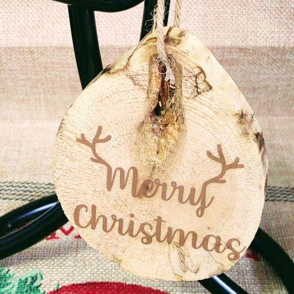 HANDCRAFTED NATURAL WOOD RUSTIC MERRY CHRISTMAS ORNAMENT/DEER ANTLERS/TREE DECOR - Picture 2 of 2